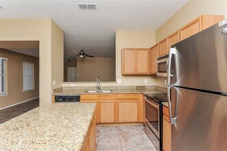 7928 Hidden Brook Dr in Fort Worth, TX - Building Photo - Building Photo