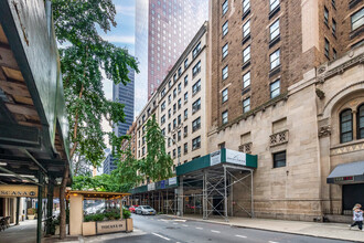 142 East 49th Street in New York, NY - Building Photo - Building Photo