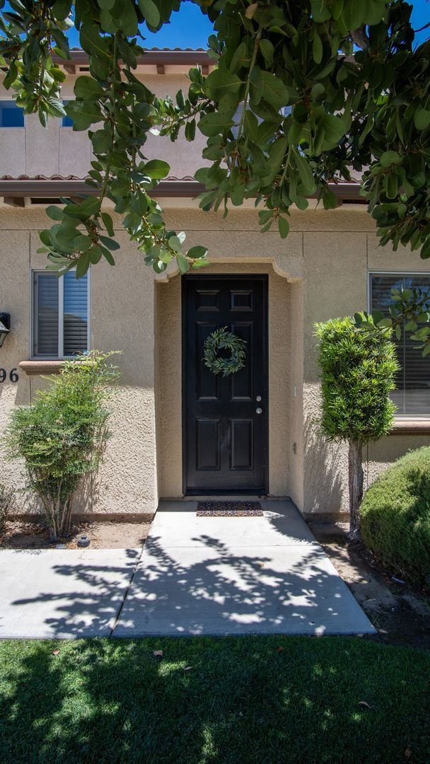 1896 W Roby Ave in Porterville, CA - Building Photo - Building Photo