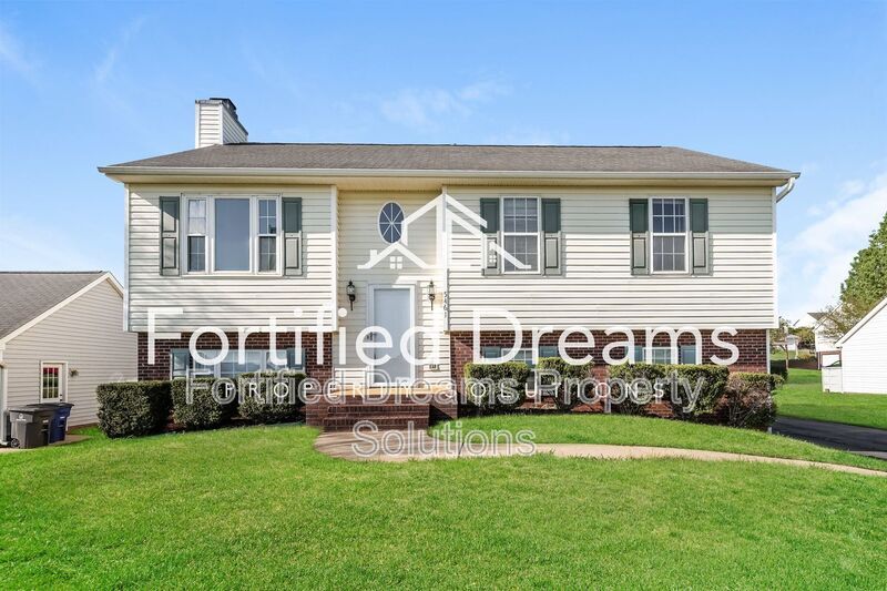 5461 Hundley Rd in Winston-Salem, NC - Building Photo