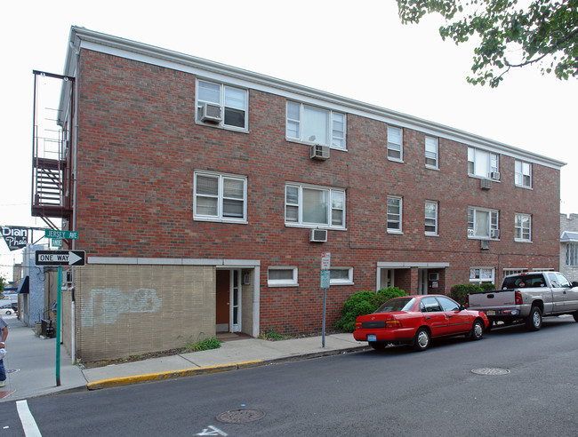 352 Jersey Ave in Fairview, NJ - Building Photo - Building Photo