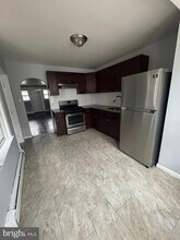 841 Bridge St in Philadelphia, PA - Building Photo - Building Photo