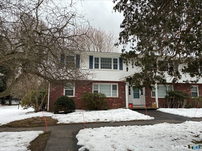 26 College St in Clinton, CT - Building Photo - Building Photo