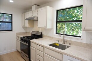 3948 Pennsylvania Ave in Glendale, CA - Building Photo