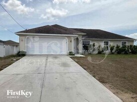 1722 NW 15th St in Cape Coral, FL - Building Photo