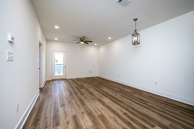 Palmetto Place Apartments in Ocean Springs, MS - Foto de edificio - Interior Photo