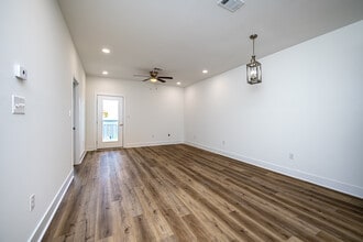 Palmetto Place Apartments in Ocean Springs, MS - Building Photo - Interior Photo