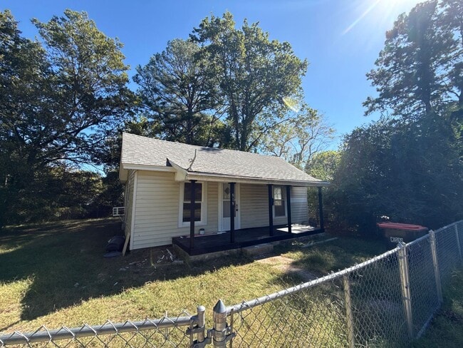 property at 818 N 25th St