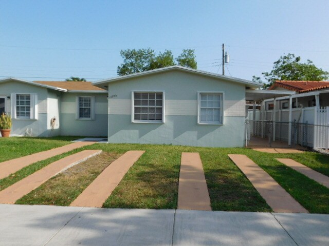 11255 SW 7th St in Miami, FL - Building Photo
