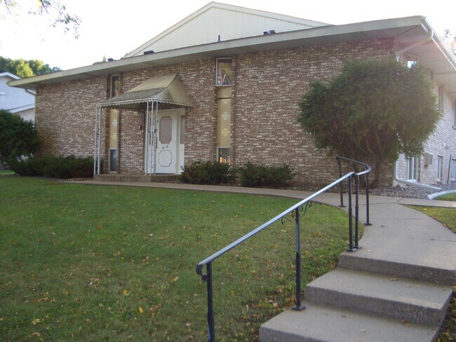 property at 438 Dakota St S
