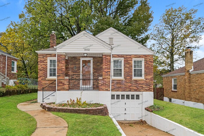 8932 Pallardy Ln in St. Louis, MO - Building Photo