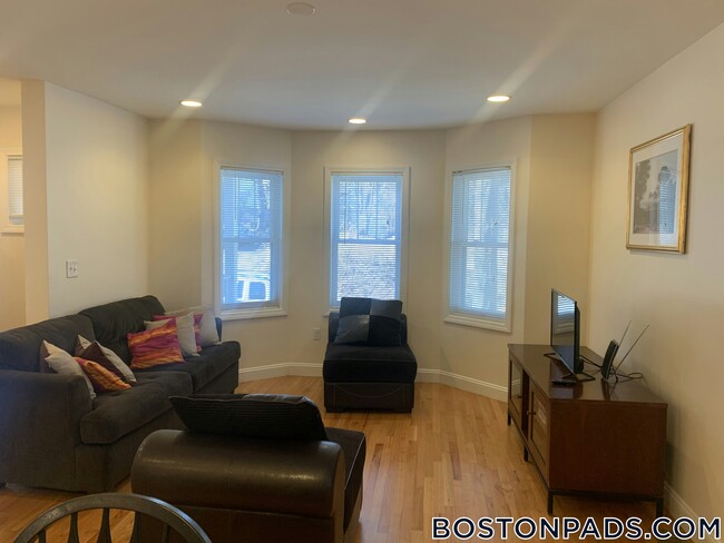property at 17 Tremlett St