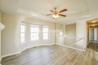 1607 NW High View Dr in Grain Valley, MO - Building Photo - Building Photo