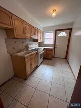 138 Midland Pl in Newark, NJ - Foto de edificio - Building Photo