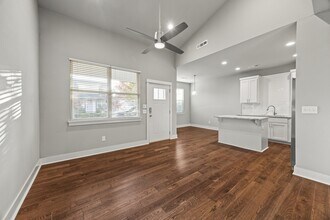 2051 S Florida Way in Fayetteville, AR - Building Photo - Building Photo