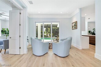 2515 Royal Palm Ct in Naples, FL - Foto de edificio - Building Photo