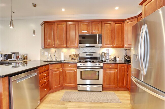 421 Jackson St in Hoboken, NJ - Building Photo - Building Photo