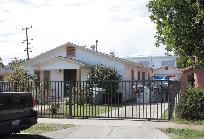 8173 Cypress Ave in South Gate, CA - Building Photo - Building Photo