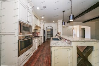2112 Pine Creek Ave in Yukon, OK - Foto de edificio - Building Photo