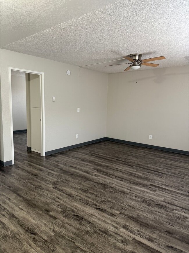 4410 E Pikes Peak Ave in Colorado Springs, CO - Foto de edificio - Building Photo