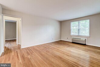 109 E Glebe Rd in Alexandria, VA - Building Photo - Building Photo