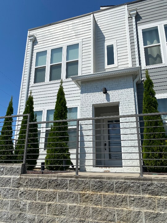 500 Creative Way in Nashville, TN - Building Photo