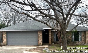 7808 Forest Run in Live Oak, TX - Building Photo