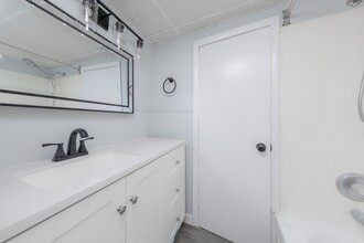 108 S Sussex St in Gloucester City, NJ - Building Photo - Building Photo