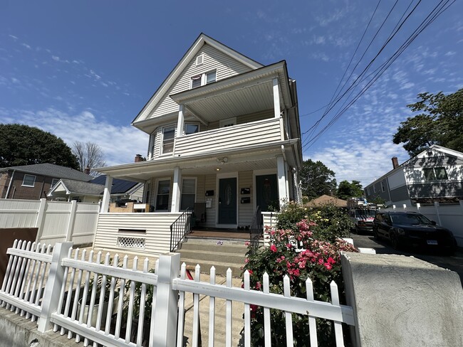 16 Charron St in Bridgeport, CT - Building Photo - Building Photo