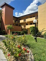 6136 Whiskey Creek Dr in Ft. Myers, FL - Building Photo