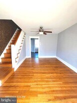 2061 Independence St in Philadelphia, PA - Building Photo
