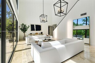 3782 El Prado Blvd in Miami, FL - Building Photo