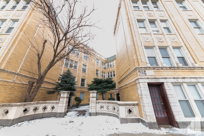 property at 4255 W Addison St