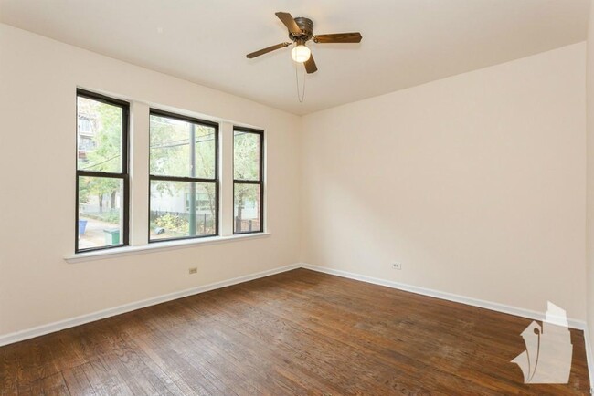 2319 N Kedzie Blvd in Chicago, IL - Building Photo - Building Photo