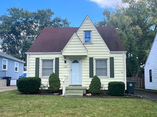 property at 727 Mohawk Ave