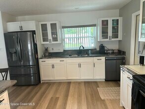 574 Dianne Dr in Melbourne, FL - Building Photo - Building Photo