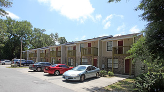 1401 Hilburn Rd Apartments