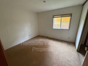 8371 WA-303 in Bremerton, WA - Building Photo - Building Photo