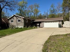 2105 Parrish St in Cedar Falls, IA - Building Photo - Building Photo