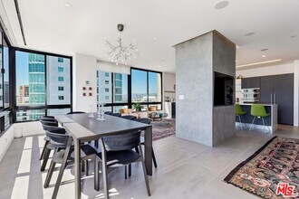 10350 Wilshire Blvd-Unit -1704 in Los Angeles, CA - Building Photo - Building Photo
