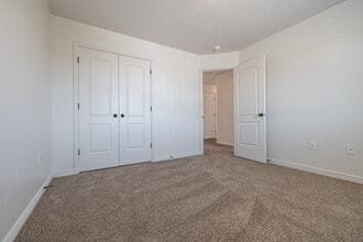 Clearfield Townhomes in Clearfield, UT - Building Photo - Building Photo