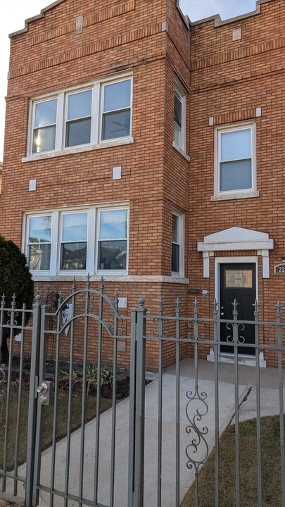 2248 N Lawler Ave in Chicago, IL - Building Photo