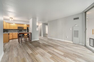 601 W 11th Ave, Unit 122 in Denver, CO - Foto de edificio - Building Photo