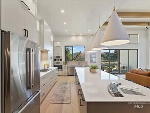 4535 E Copper Point Dr in Meridian, ID - Building Photo - Building Photo