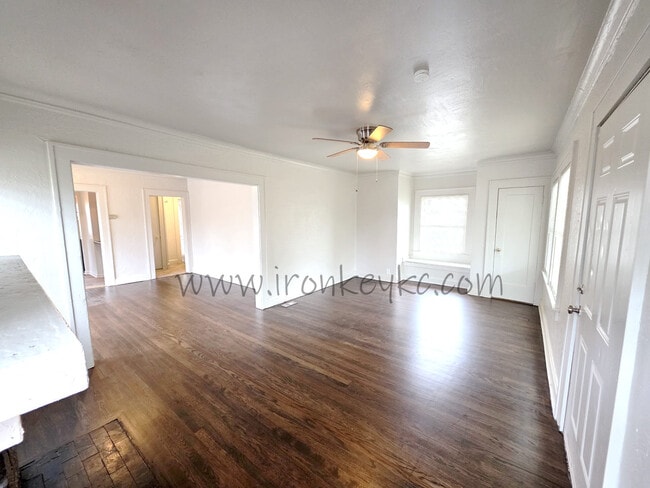 2100 E 58th St in Kansas City, MO - Building Photo - Building Photo