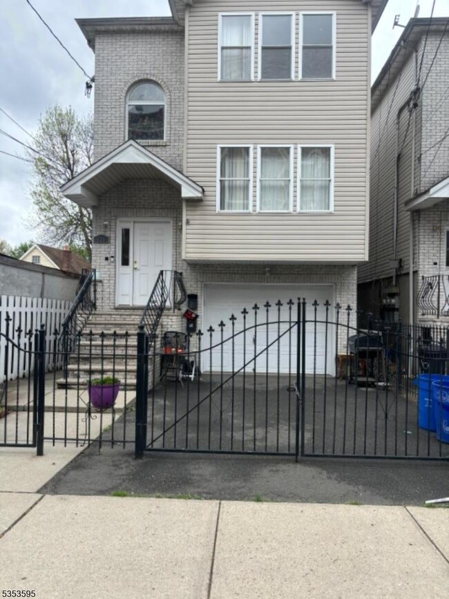 property at 631 S 18th St