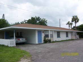 1909-1911 58th Avenue Dr W in Bradenton, FL - Building Photo - Building Photo