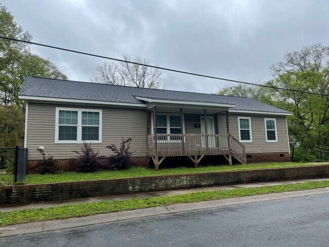 237 Sylvania Ave in Charlotte, NC - Building Photo - Building Photo