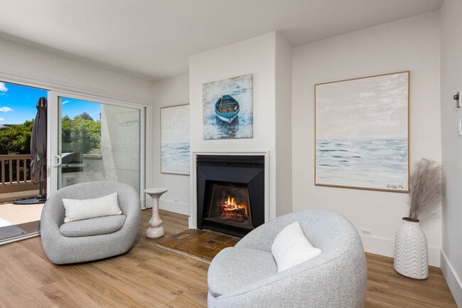 23926 De Ville Way in Malibu, CA - Building Photo - Building Photo