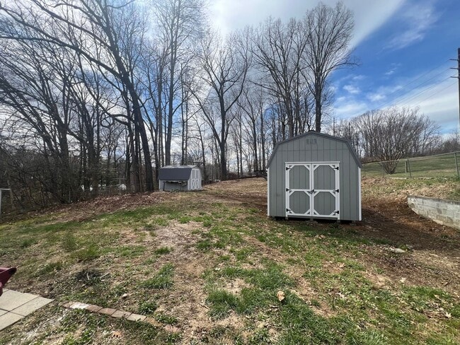 1005 N Barton St in Johnson City, TN - Building Photo - Building Photo